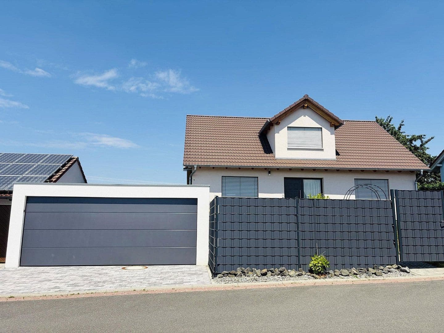 Predaj domu 144 m², pozemok 631 m², Rosenberg, Bádensko-Wurttembersko Predaj domu 144 m², pozemok 631 m², Rosenberg, Bádensko-Wurttembersko