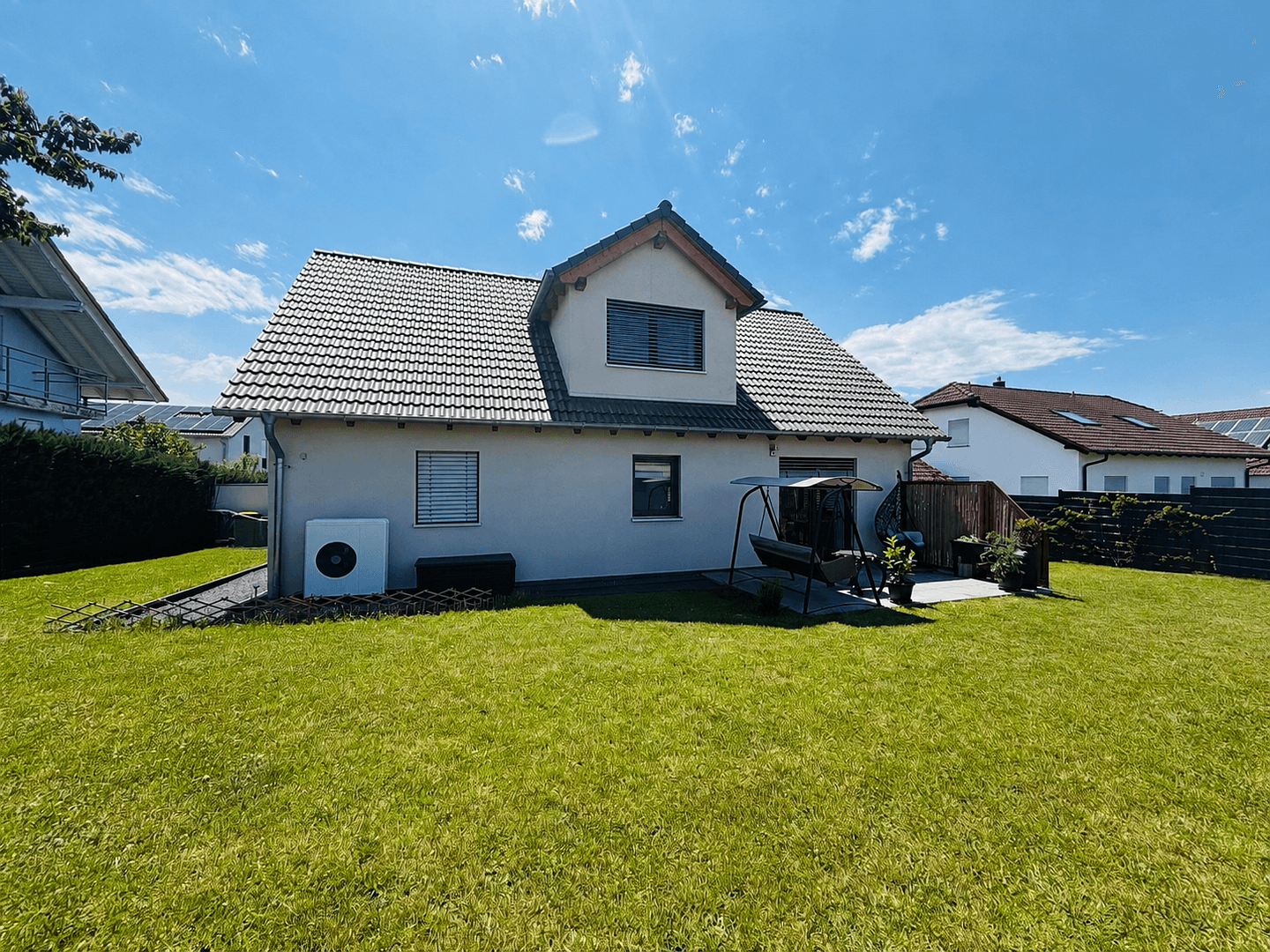 Predaj domu 144 m², pozemok 631 m², Rosenberg, Bádensko-Wurttembersko Predaj domu 144 m², pozemok 631 m², Rosenberg, Bádensko-Wurttembersko