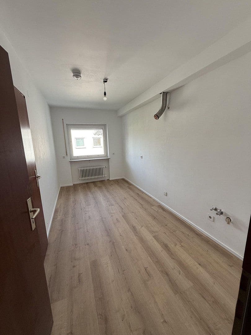 Prenájom bytu 3-izbový 81 m², Hochtalstr. 23, Lauda-Königshofen, Bádensko-Wurttembersko Prenájom bytu 3-izbový 81 m², Hochtalstr. 23, Lauda-Königshofen, Bádensko-Wurttembersko