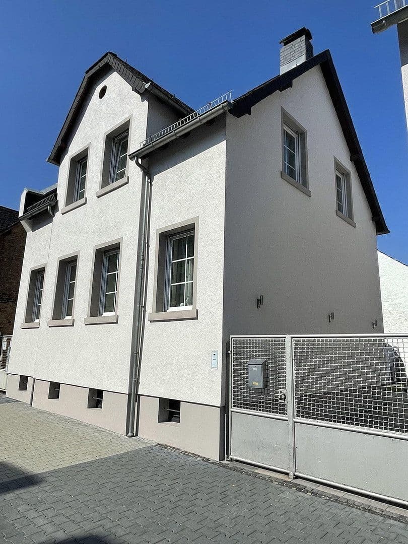 Predaj domu 130 m², pozemok 185 m², Frankfurt am Main, Hesensko Predaj domu 130 m², pozemok 185 m², Frankfurt am Main, Hesensko