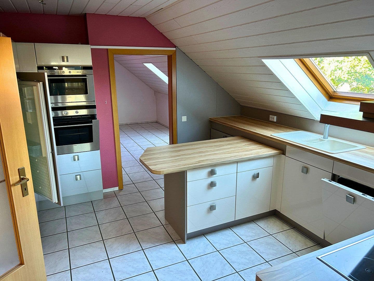 Prenájom bytu 3-izbový 85 m², Wüstenrot, Bádensko-Wurttembersko Prenájom bytu 3-izbový 85 m², Wüstenrot, Bádensko-Wurttembersko