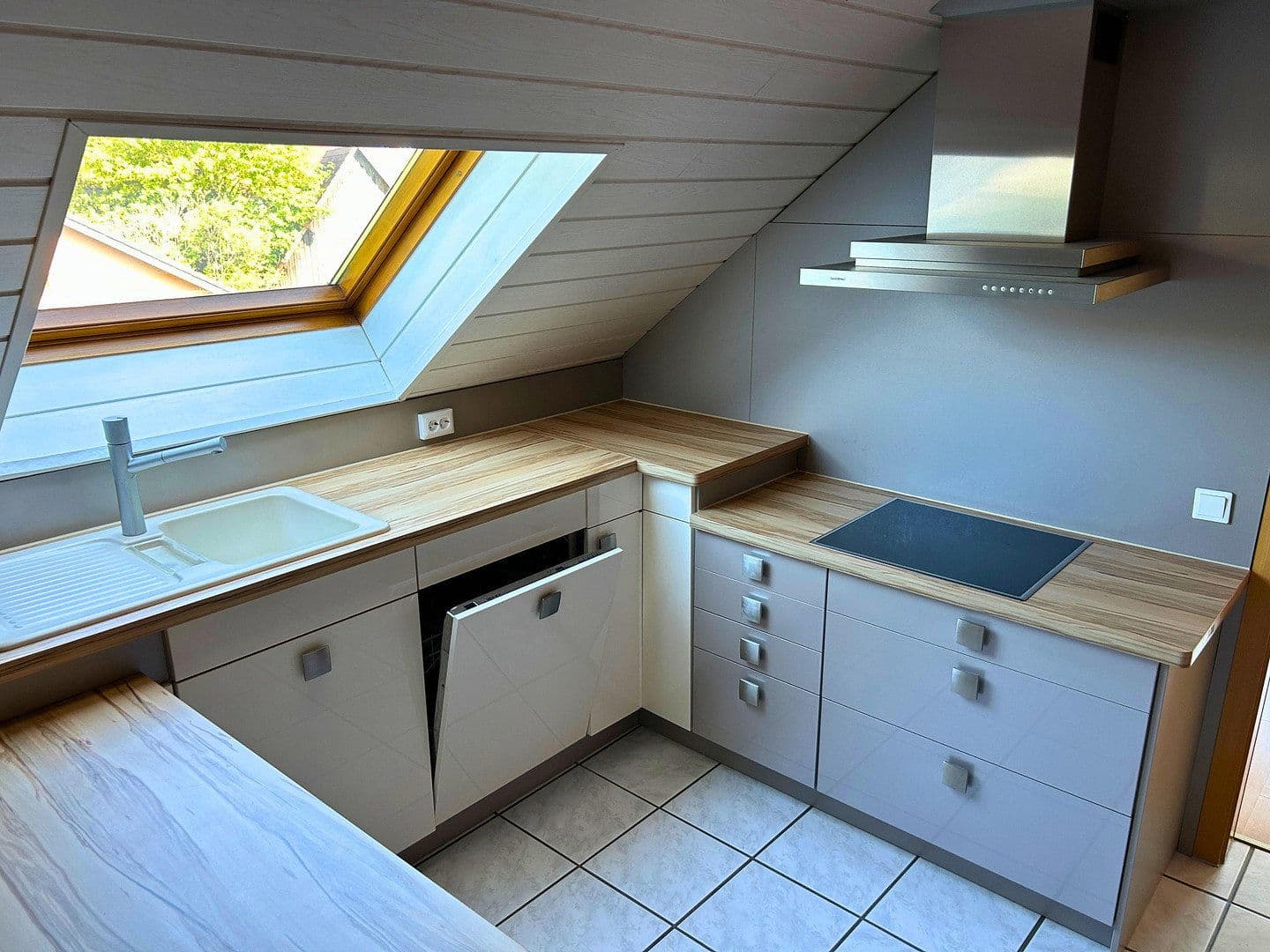 Prenájom bytu 3-izbový 85 m², Wüstenrot, Bádensko-Wurttembersko Prenájom bytu 3-izbový 85 m², Wüstenrot, Bádensko-Wurttembersko