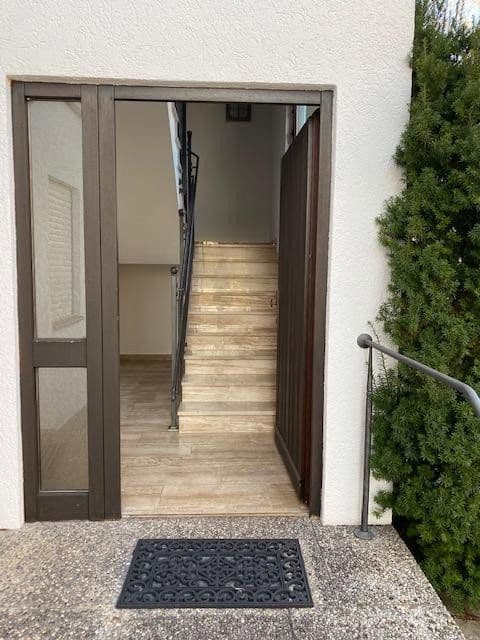 Prenájom bytu 3-izbový 150 m², Dorfstr.6, Grafing, Bavorsko Prenájom bytu 3-izbový 150 m², Dorfstr.6, Grafing, Bavorsko