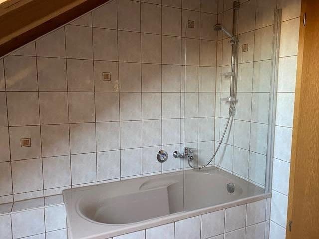 Prenájom bytu 3-izbový 150 m², Dorfstr.6, Grafing, Bavorsko Prenájom bytu 3-izbový 150 m², Dorfstr.6, Grafing, Bavorsko