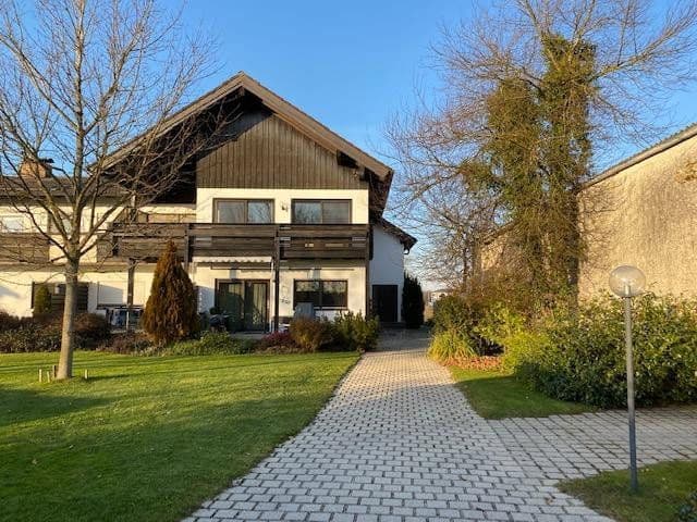 Prenájom bytu 3-izbový 150 m², Dorfstr.6, Grafing, Bavorsko Prenájom bytu 3-izbový 150 m², Dorfstr.6, Grafing, Bavorsko