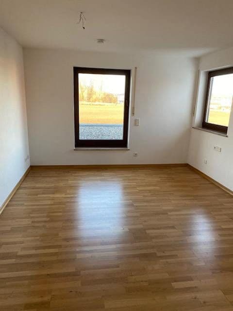 Prenájom bytu 3-izbový 150 m², Dorfstr.6, Grafing, Bavorsko Prenájom bytu 3-izbový 150 m², Dorfstr.6, Grafing, Bavorsko