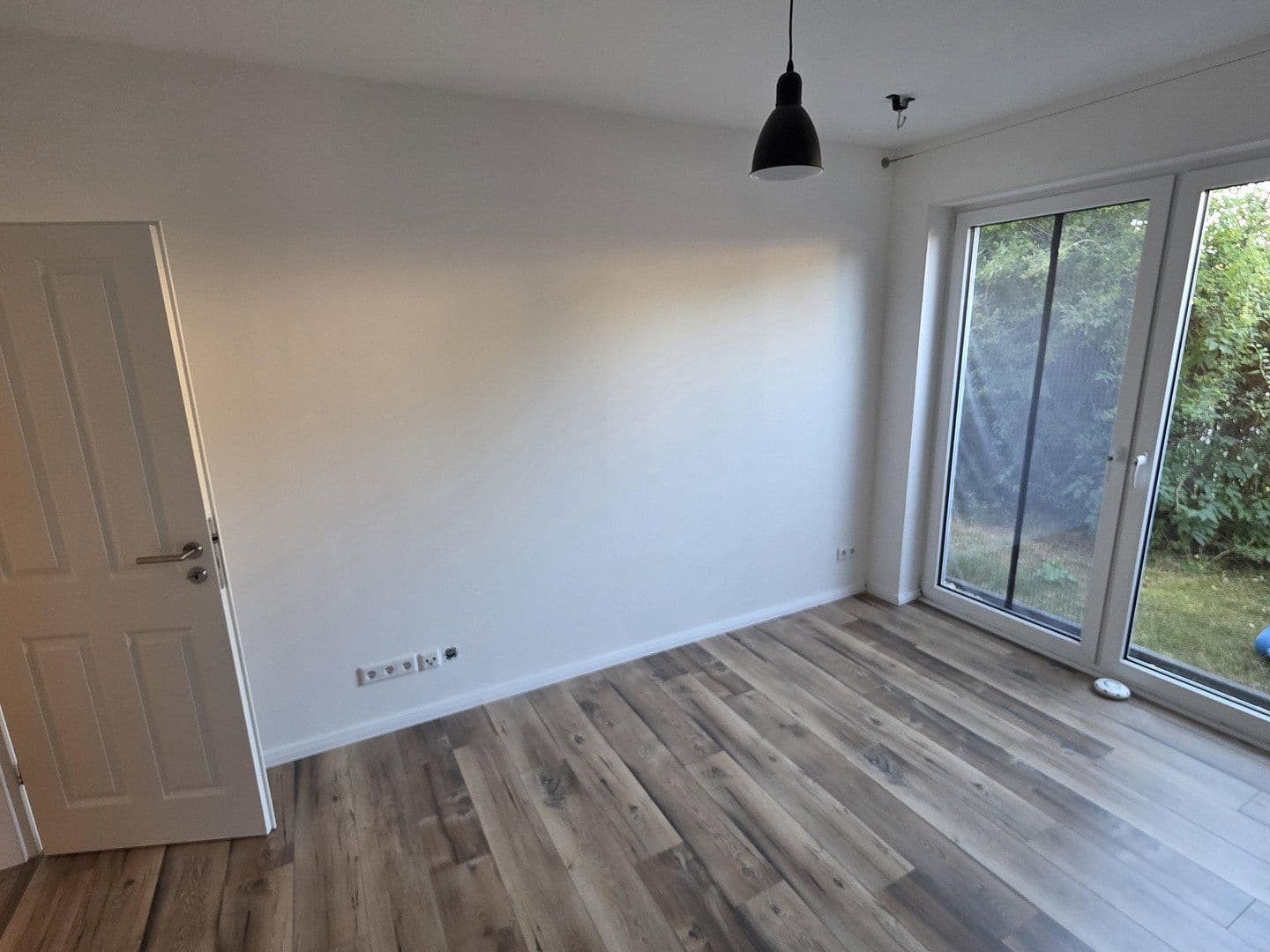 Prenájom bytu 4-izbový 132 m², Leipzig, Sasko Prenájom bytu 4-izbový 132 m², Leipzig, Sasko