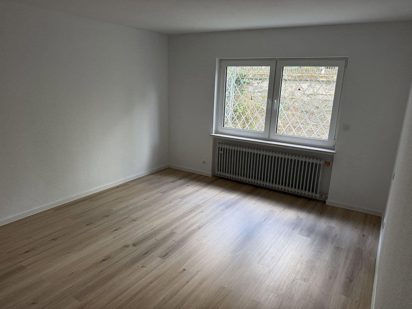 Prenájom bytu 4-izbový 101 m², Vallendar, Porýnie-Falcko Prenájom bytu 4-izbový 101 m², Vallendar, Porýnie-Falcko