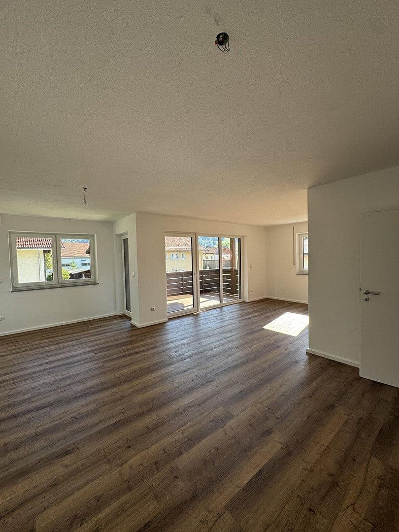 Prenájom bytu 3-izbový 96 m², Schwaig 5, Ruhpolding, Bavorsko Prenájom bytu 3-izbový 96 m², Schwaig 5, Ruhpolding, Bavorsko