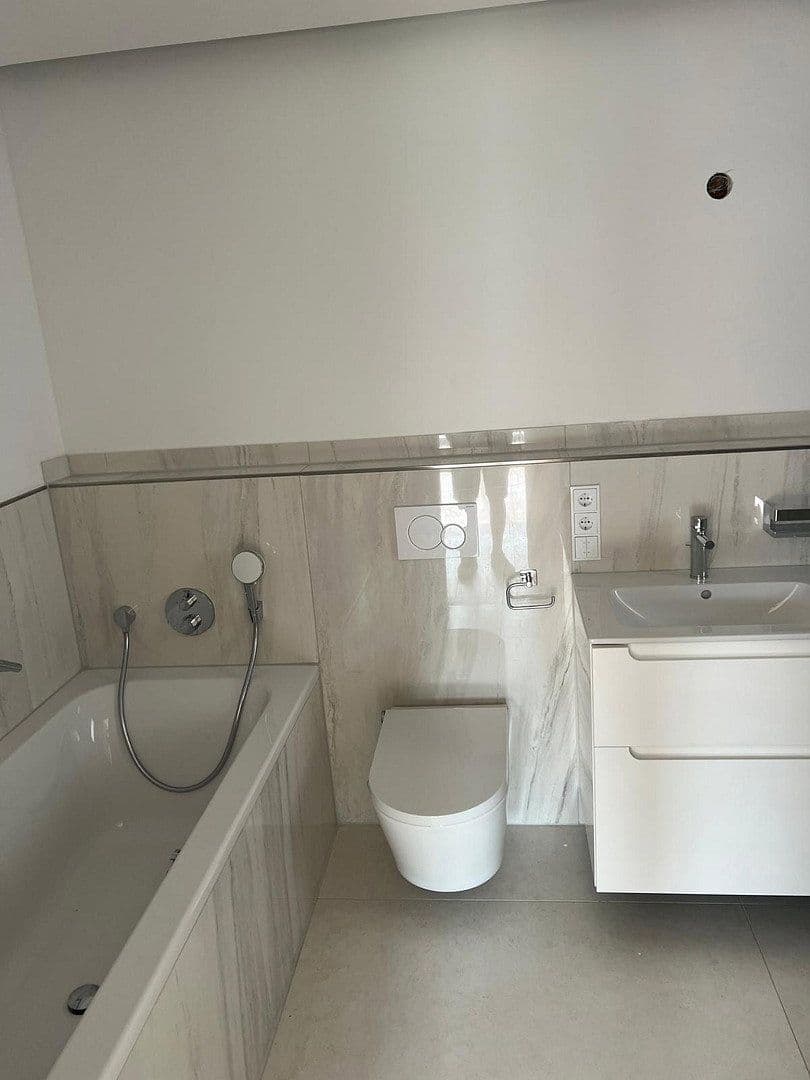Predaj domu 212 m², pozemok 182 m², Am Blumenfeld 23 A, Meerbusch, Severné Porýnie - Westfálsko Predaj domu 212 m², pozemok 182 m², Am Blumenfeld 23 A, Meerbusch, Severné Porýnie - Westfálsko