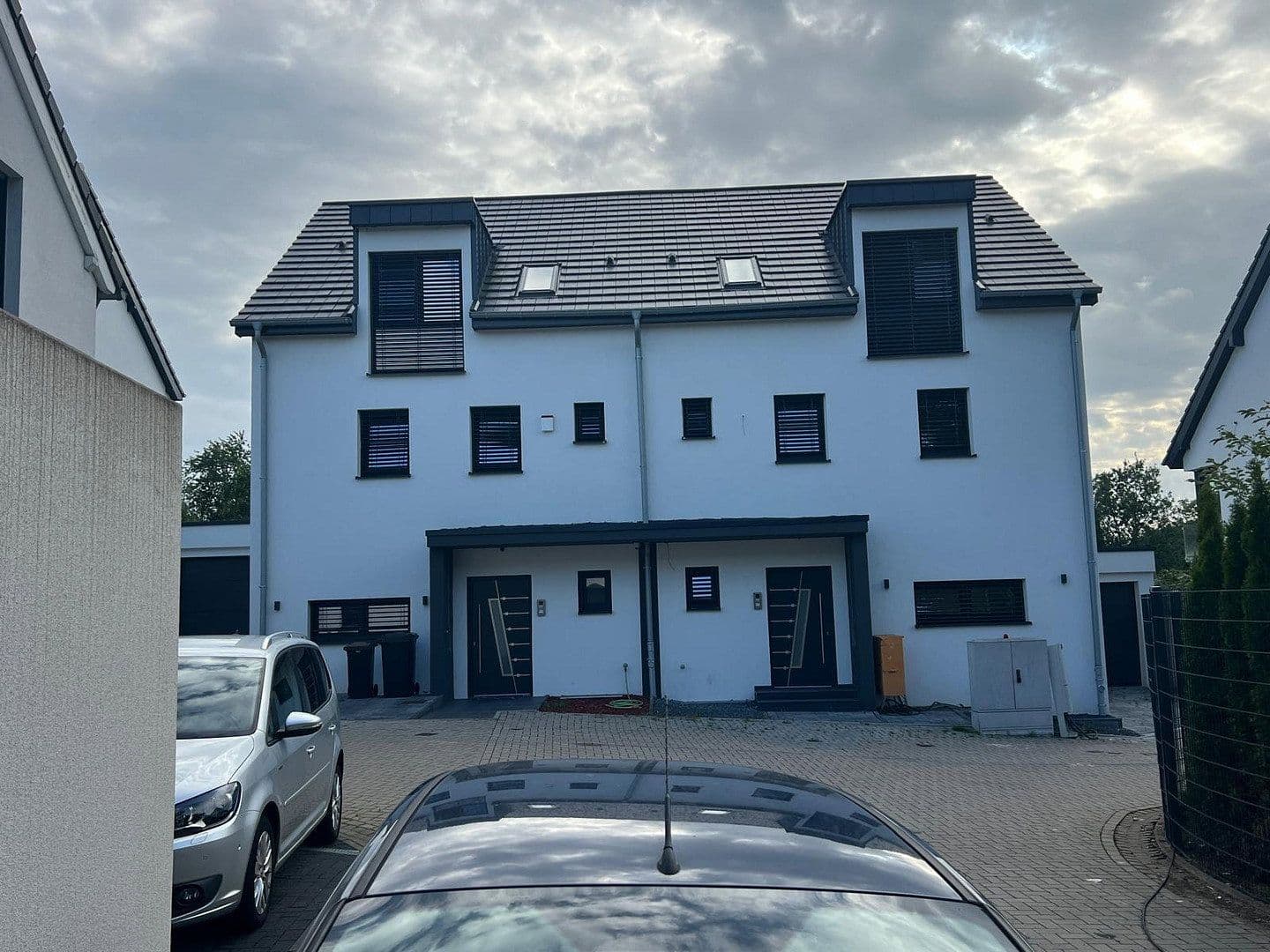 Predaj domu 212 m², pozemok 182 m², Am Blumenfeld 23 A, Meerbusch, Severné Porýnie - Westfálsko Predaj domu 212 m², pozemok 182 m², Am Blumenfeld 23 A, Meerbusch, Severné Porýnie - Westfálsko