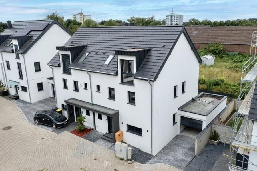 Predaj domu 212 m², pozemok 182 m², Am Blumenfeld 23 A, Meerbusch, Severné Porýnie - Westfálsko Predaj domu 212 m², pozemok 182 m², Am Blumenfeld 23 A, Meerbusch, Severné Porýnie - Westfálsko