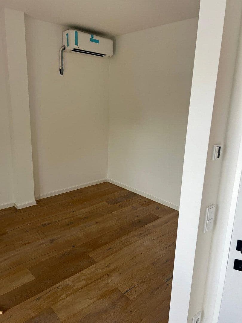 Predaj domu 212 m², pozemok 182 m², Am Blumenfeld 23 A, Meerbusch, Severné Porýnie - Westfálsko Predaj domu 212 m², pozemok 182 m², Am Blumenfeld 23 A, Meerbusch, Severné Porýnie - Westfálsko