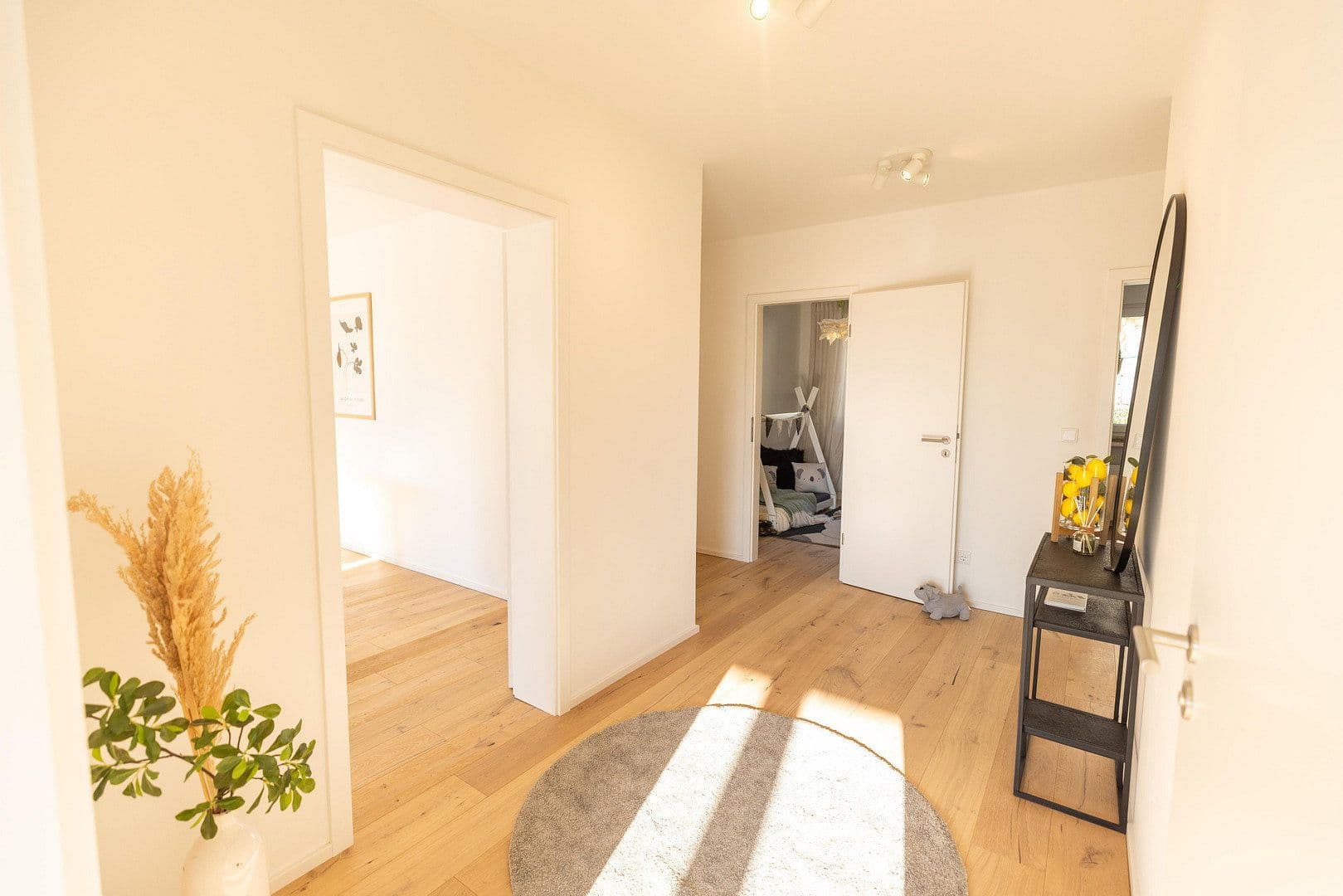 Prenájom bytu 3-izbový 91 m², Rathelbeckstr. 356, Düsseldorf, Severné Porýnie - Westfálsko Prenájom bytu 3-izbový 91 m², Rathelbeckstr. 356, Düsseldorf, Severné Porýnie - Westfálsko