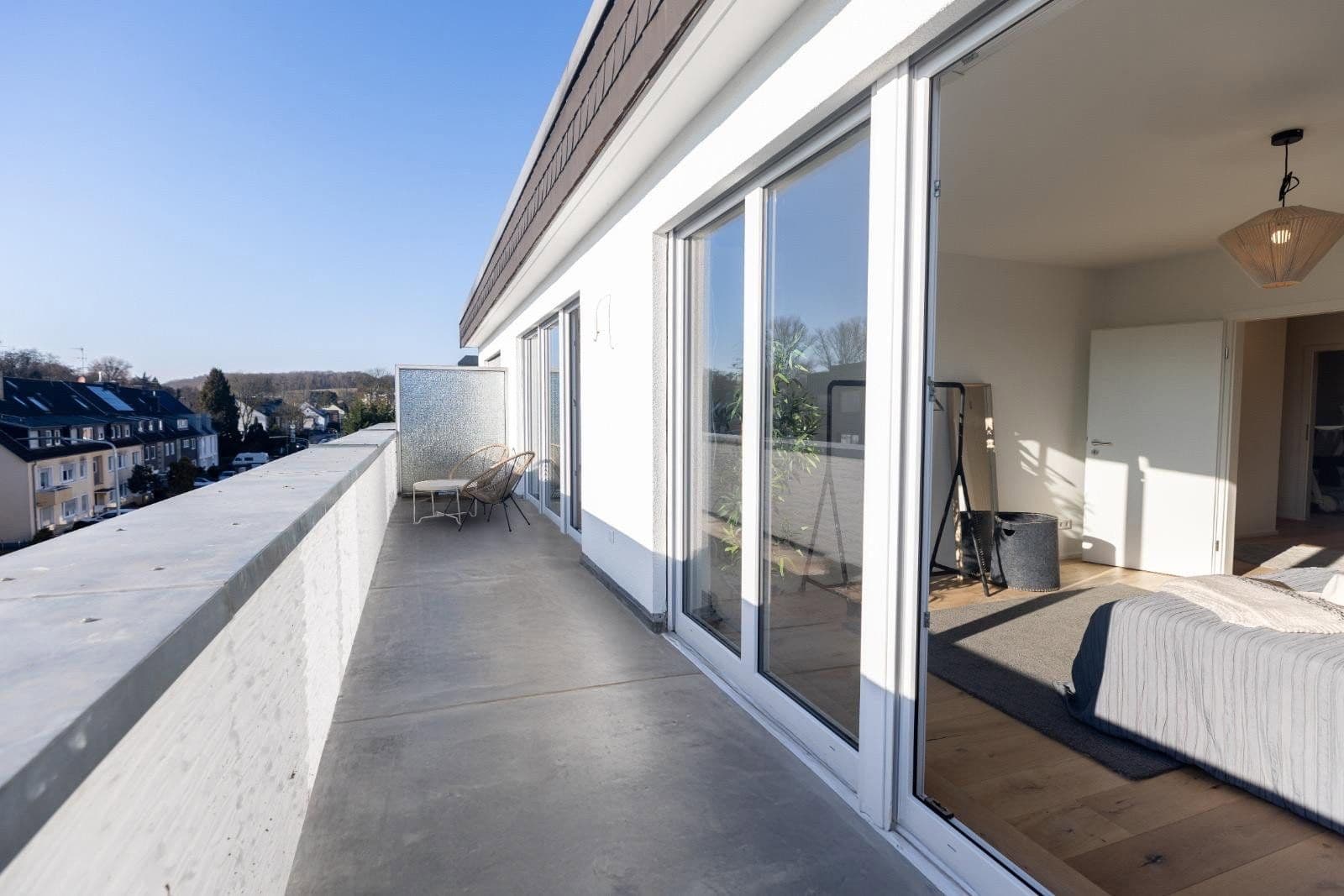 Prenájom bytu 3-izbový 91 m², Rathelbeckstr. 356, Düsseldorf, Severné Porýnie - Westfálsko Prenájom bytu 3-izbový 91 m², Rathelbeckstr. 356, Düsseldorf, Severné Porýnie - Westfálsko