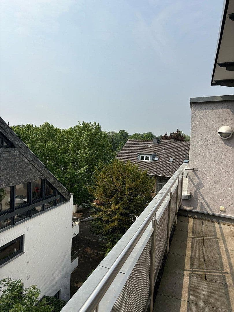 Prenájom bytu 2-izbový 80 m², Köln, Severné Porýnie - Westfálsko Prenájom bytu 2-izbový 80 m², Köln, Severné Porýnie - Westfálsko