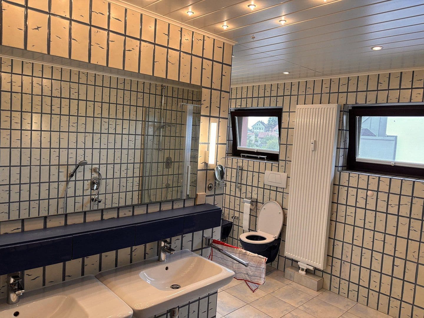 Prenájom bytu 5-izbový 196 m², Baden-Baden, Bádensko-Wurttembersko Prenájom bytu 5-izbový 196 m², Baden-Baden, Bádensko-Wurttembersko