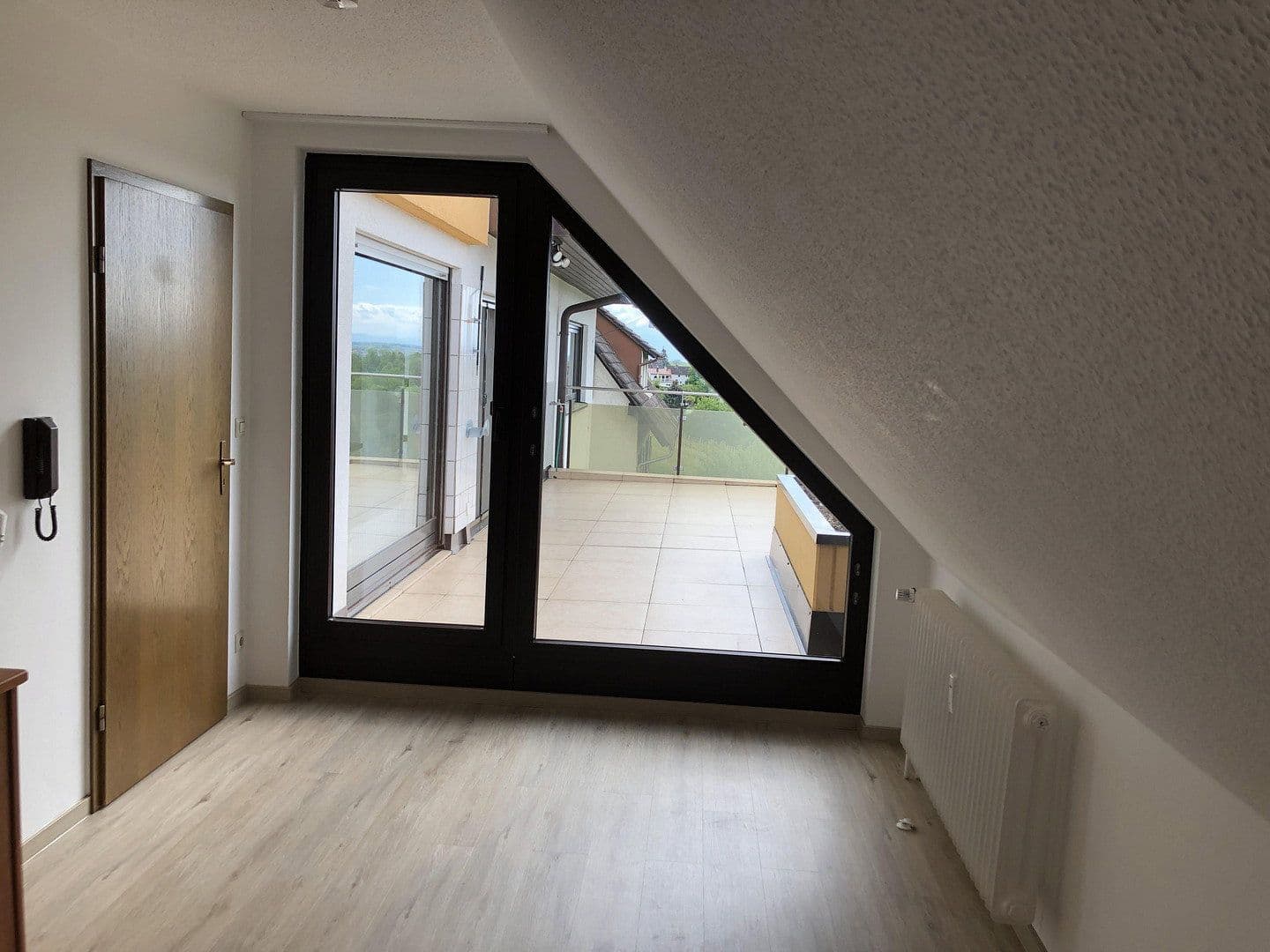 Prenájom bytu 5-izbový 196 m², Baden-Baden, Bádensko-Wurttembersko Prenájom bytu 5-izbový 196 m², Baden-Baden, Bádensko-Wurttembersko