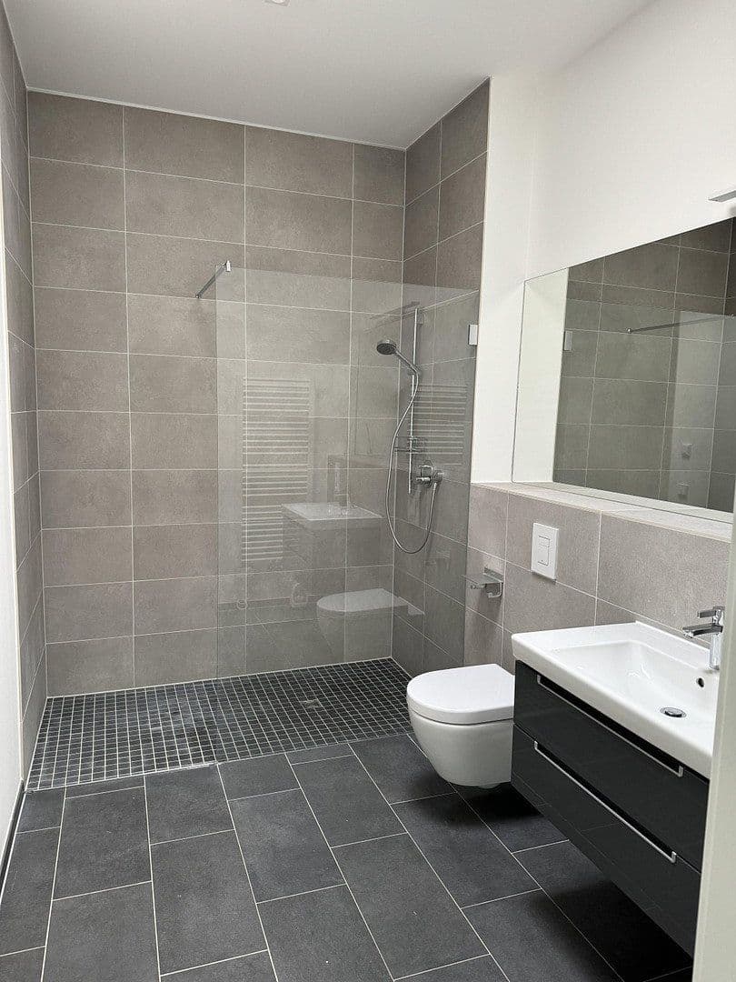 Prenájom bytu 2-izbový 76 m², Köln, Severné Porýnie - Westfálsko Prenájom bytu 2-izbový 76 m², Köln, Severné Porýnie - Westfálsko