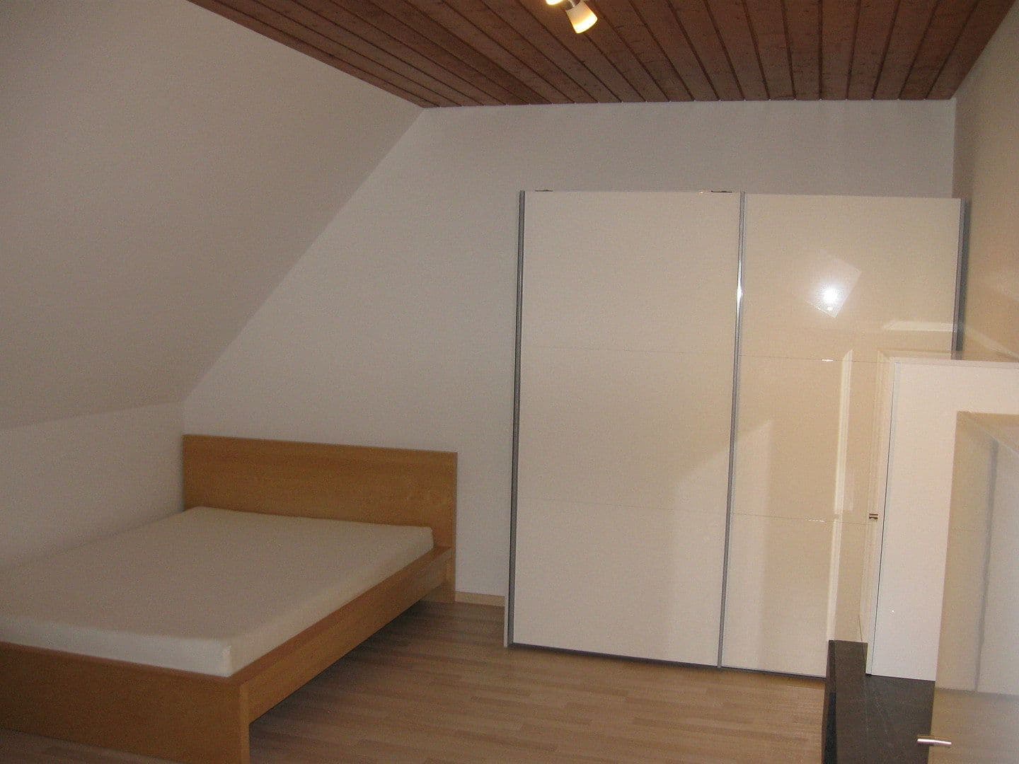 Prenájom bytu 1-izbový 27 m², Weilheim an der Teck, Bádensko-Wurttembersko Prenájom bytu 1-izbový 27 m², Weilheim an der Teck, Bádensko-Wurttembersko