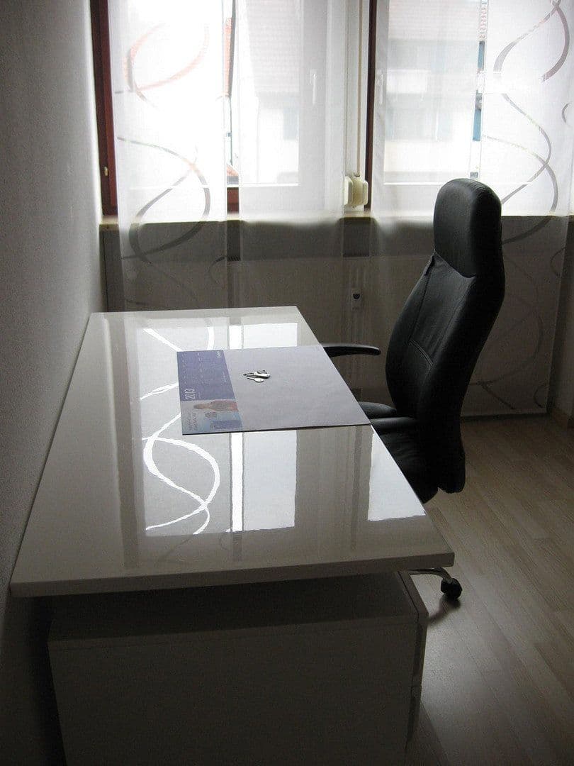Prenájom bytu 1-izbový 27 m², Weilheim an der Teck, Bádensko-Wurttembersko Prenájom bytu 1-izbový 27 m², Weilheim an der Teck, Bádensko-Wurttembersko