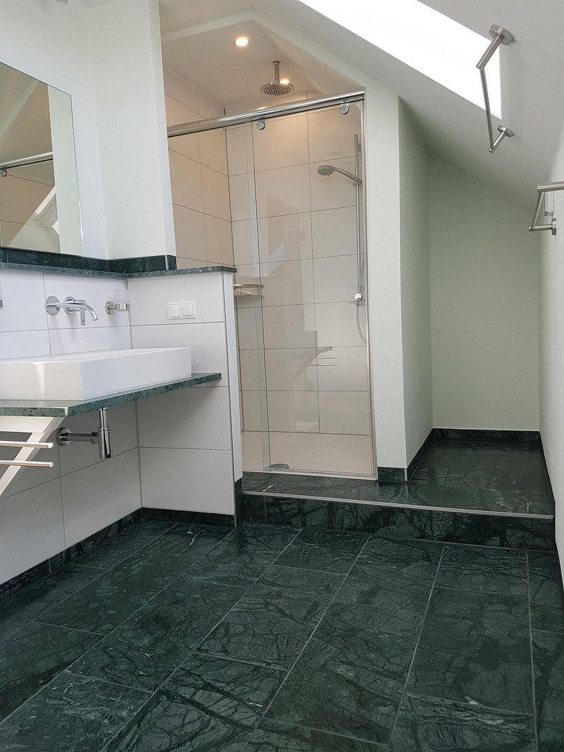Prenájom bytu 4-izbový 130 m², Allgäuer Straße 8, Wolfertschwenden, Bavorsko Prenájom bytu 4-izbový 130 m², Allgäuer Straße 8, Wolfertschwenden, Bavorsko