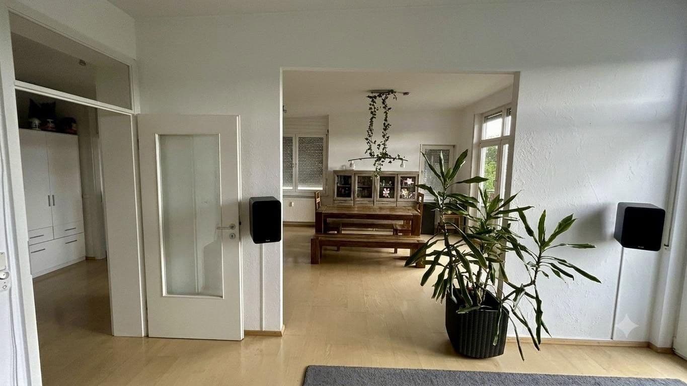 Prenájom bytu 6-izbový 146 m², Nürtingen, Bádensko-Wurttembersko Prenájom bytu 6-izbový 146 m², Nürtingen, Bádensko-Wurttembersko