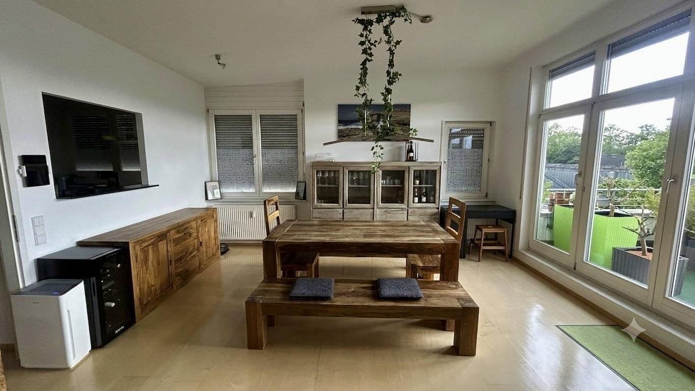 Prenájom bytu 6-izbový 146 m², Nürtingen, Bádensko-Wurttembersko Prenájom bytu 6-izbový 146 m², Nürtingen, Bádensko-Wurttembersko