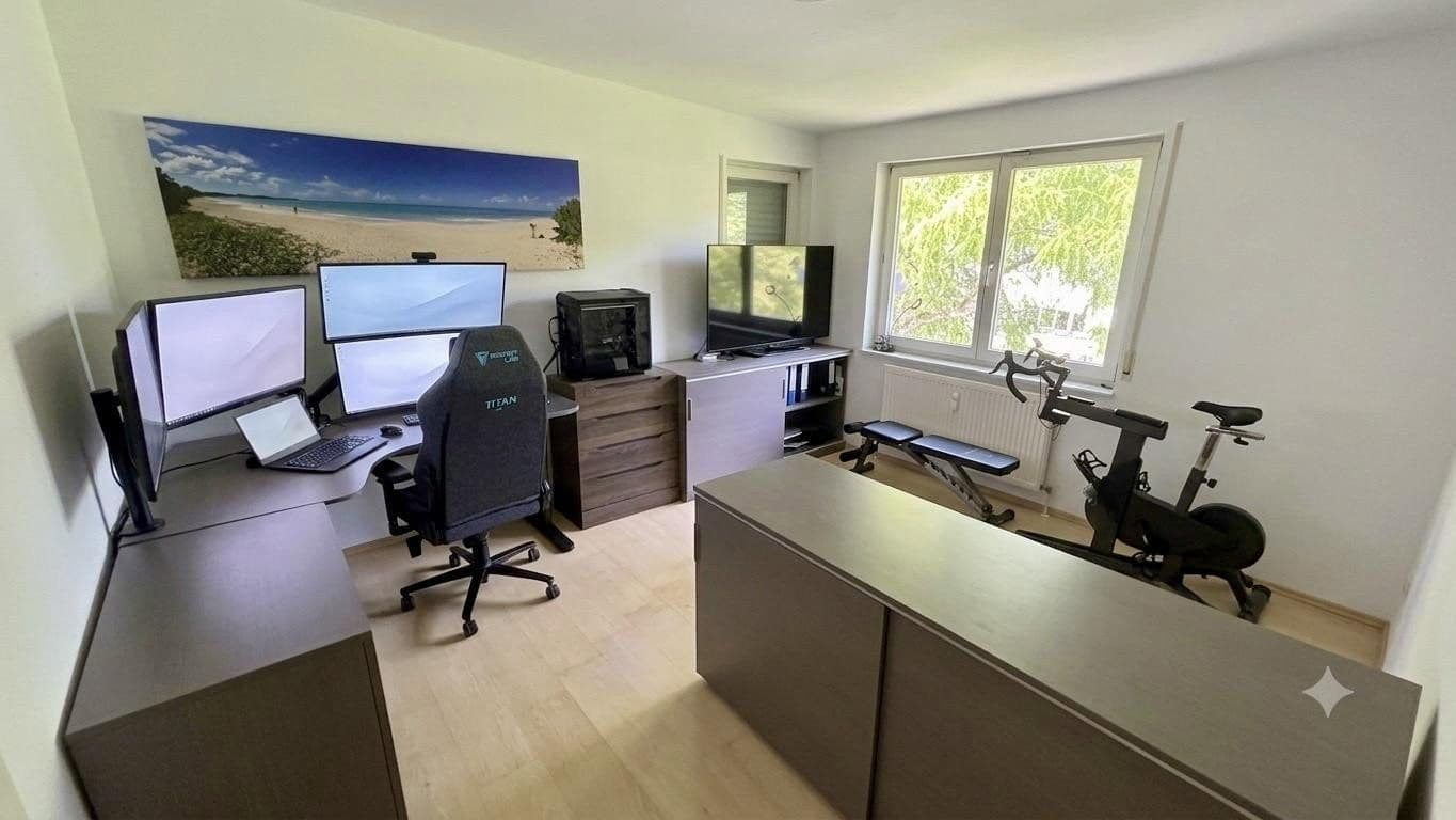 Prenájom bytu 6-izbový 146 m², Nürtingen, Bádensko-Wurttembersko Prenájom bytu 6-izbový 146 m², Nürtingen, Bádensko-Wurttembersko