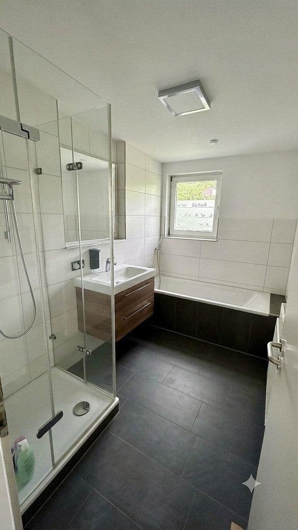 Prenájom bytu 6-izbový 146 m², Nürtingen, Bádensko-Wurttembersko Prenájom bytu 6-izbový 146 m², Nürtingen, Bádensko-Wurttembersko