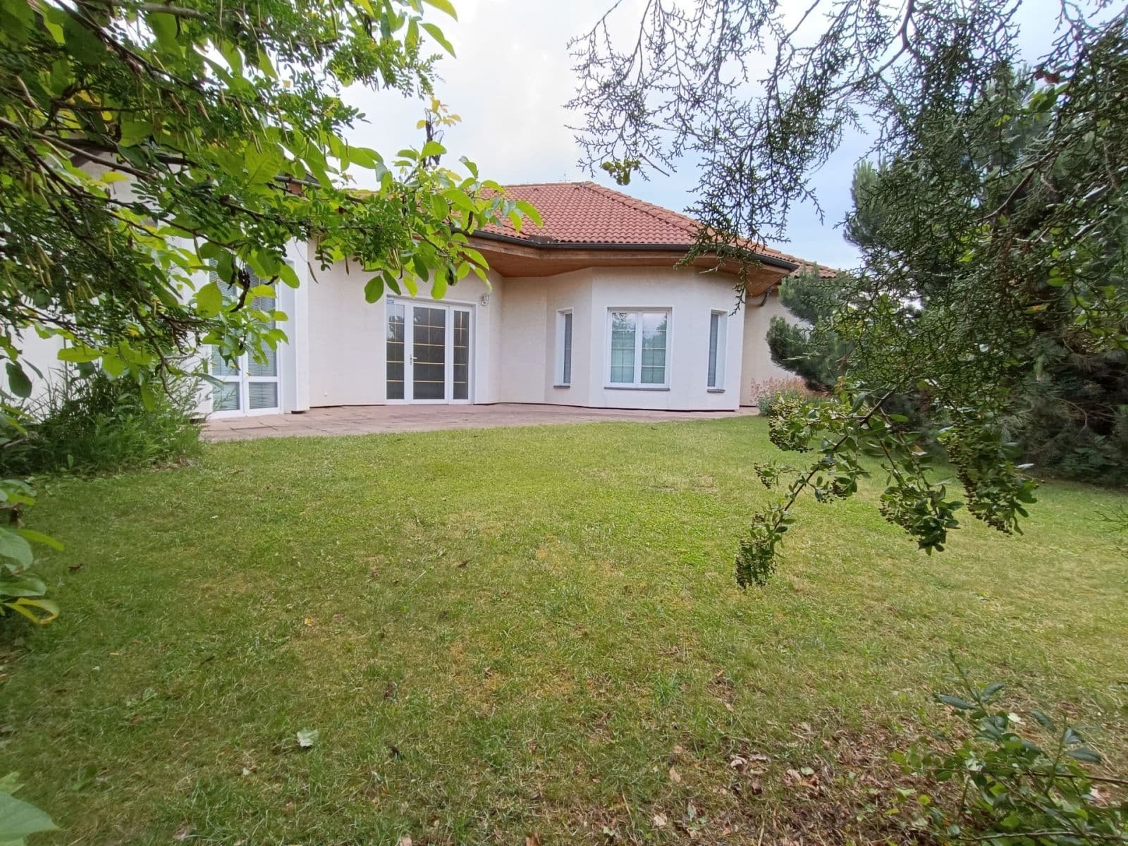 Predaj domu 180 m², pozemok 1.020 m², Ve Skále, Šestajovice, Středočeský kraj Predaj domu 180 m², pozemok 1.020 m², Ve Skále, Šestajovice, Středočeský kraj