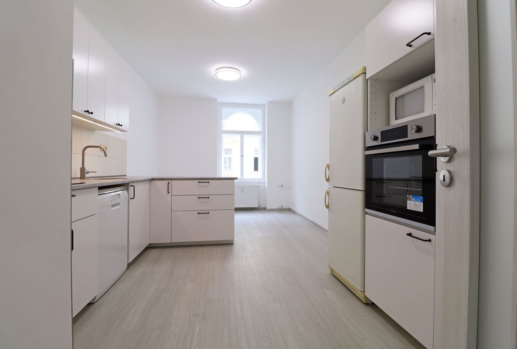 Prenájom bytu 3-izbový 72 m², Havanská, Praha, Praha Prenájom bytu 3-izbový 72 m², Havanská, Praha, Praha