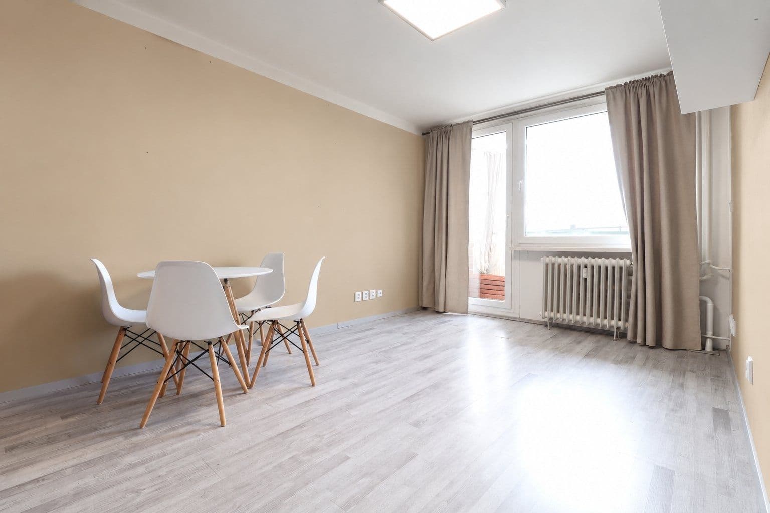 Prenájom bytu 2-izbový 48 m², Jablonecká, Praha, Praha Prenájom bytu 2-izbový 48 m², Jablonecká, Praha, Praha