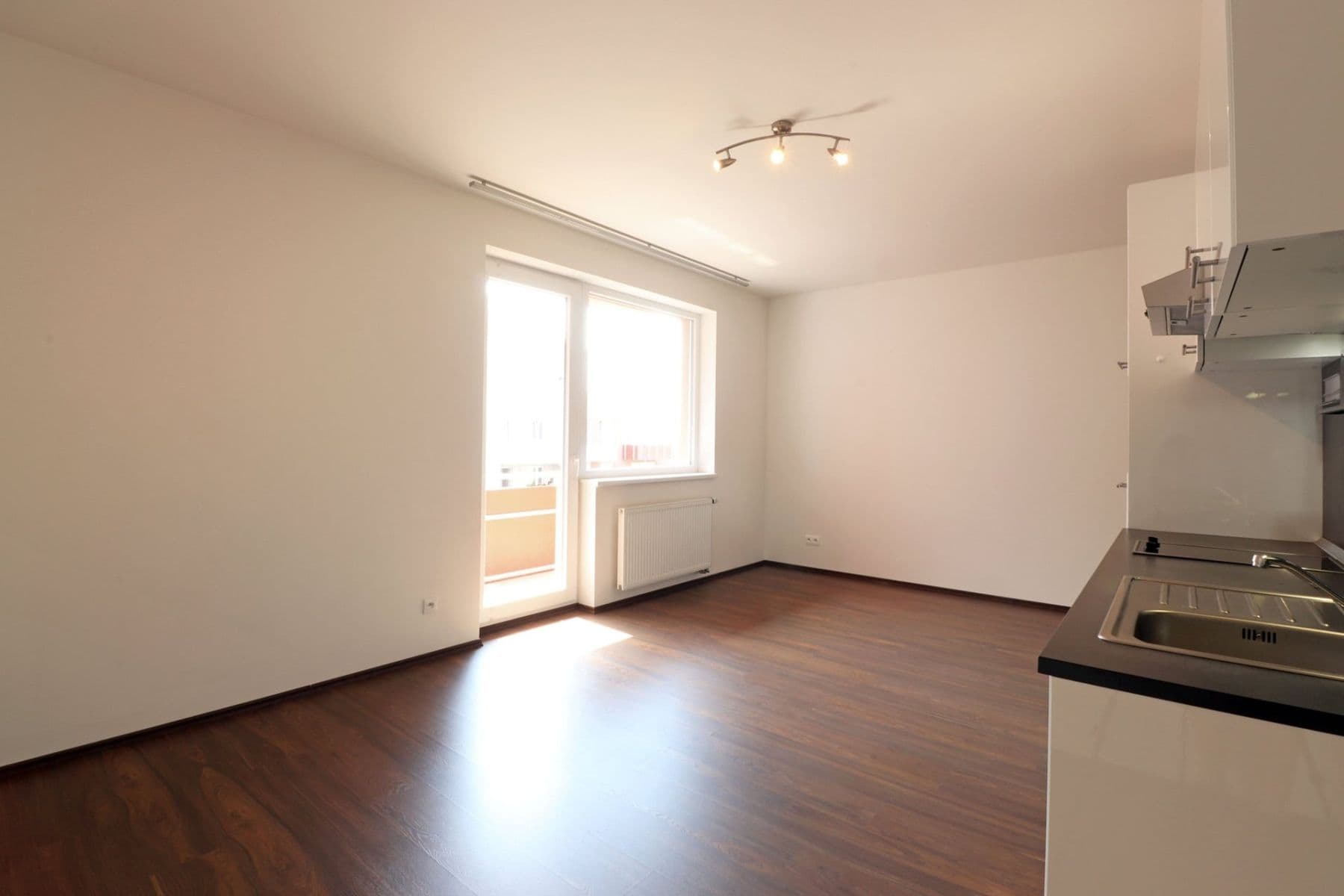 Prenájom bytu 1-izbový 37 m², Farkašova, Praha, Praha Prenájom bytu 1-izbový 37 m², Farkašova, Praha, Praha
