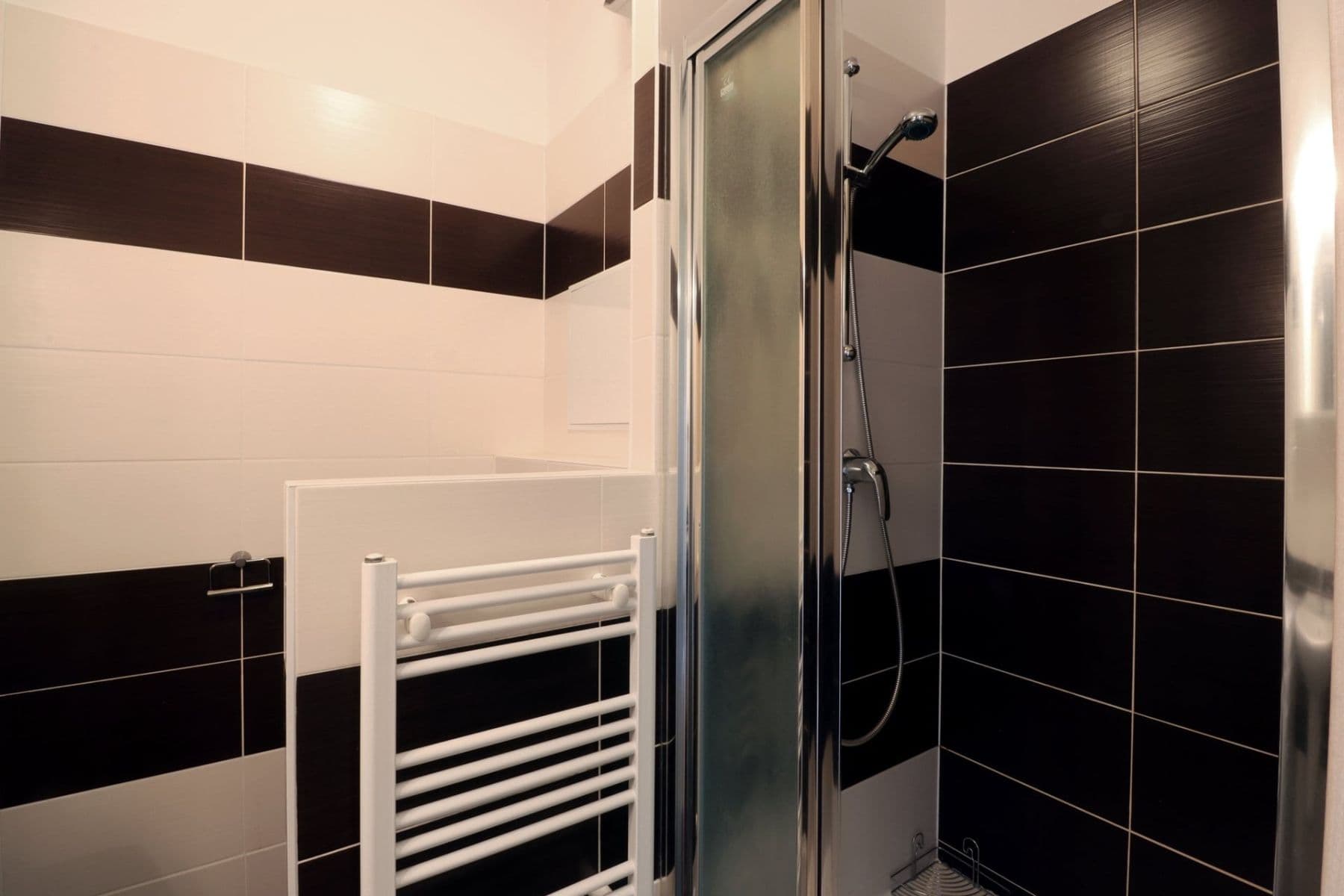 Prenájom bytu 1-izbový 37 m², Farkašova, Praha, Praha Prenájom bytu 1-izbový 37 m², Farkašova, Praha, Praha