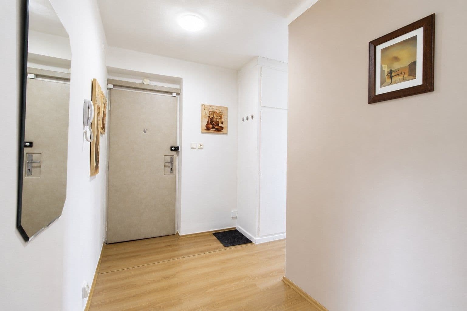Prenájom bytu 2-izbový 53 m², José Martího, Praha, Praha Prenájom bytu 2-izbový 53 m², José Martího, Praha, Praha