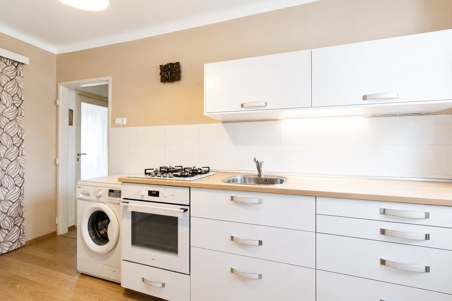 Prenájom bytu 2-izbový 53 m², José Martího, Praha, Praha Prenájom bytu 2-izbový 53 m², José Martího, Praha, Praha
