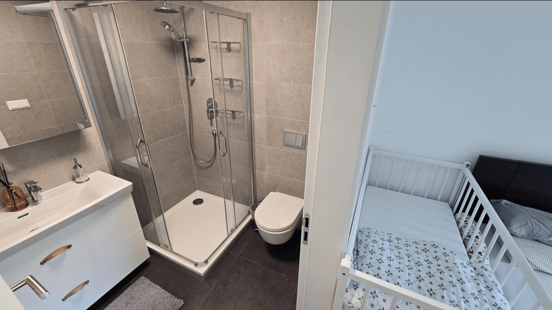 Prenájom bytu 4-izbový 90 m², Jinonická, Praha, Praha Prenájom bytu 4-izbový 90 m², Jinonická, Praha, Praha