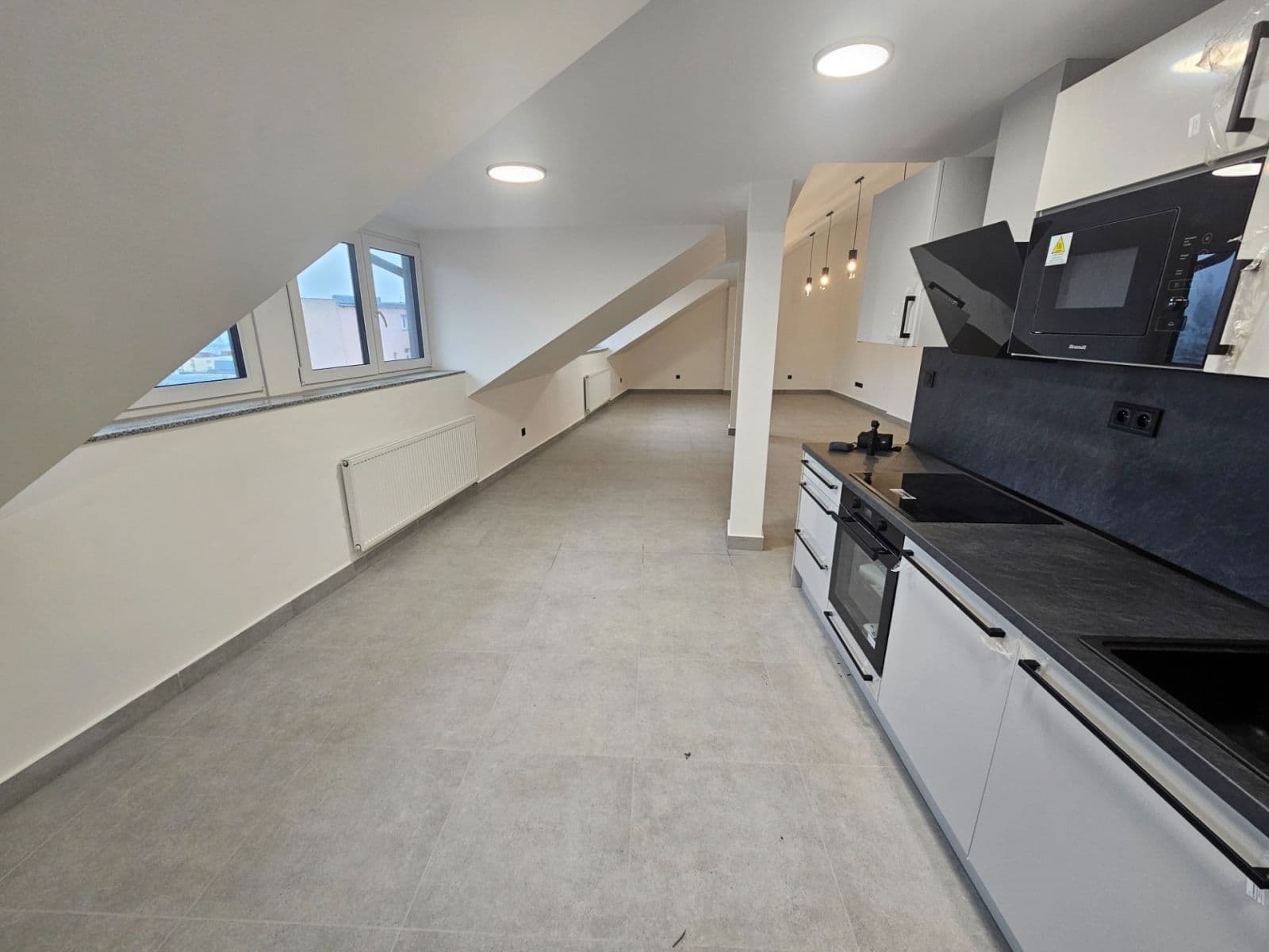 Prenájom bytu 72 m², Bělehradská, Ústí nad Labem, Ústecký kraj Prenájom bytu 72 m², Bělehradská, Ústí nad Labem, Ústecký kraj
