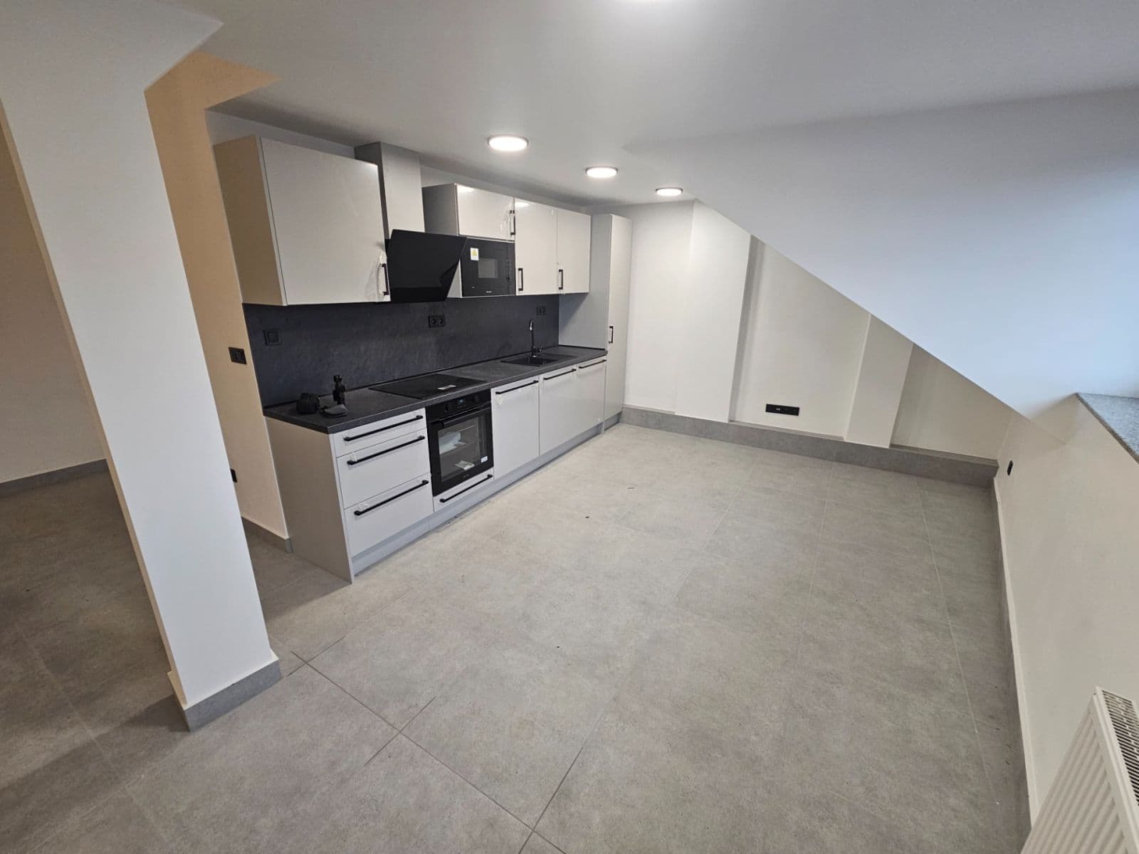 Prenájom bytu 72 m², Bělehradská, Ústí nad Labem, Ústecký kraj Prenájom bytu 72 m², Bělehradská, Ústí nad Labem, Ústecký kraj