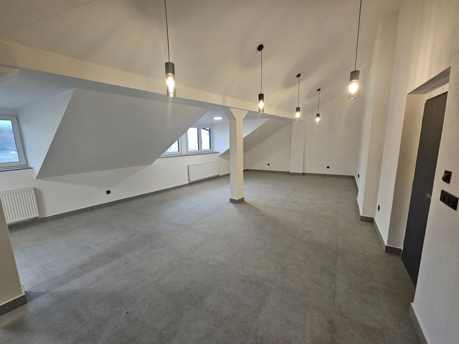 Prenájom bytu 72 m², Bělehradská, Ústí nad Labem, Ústecký kraj Prenájom bytu 72 m², Bělehradská, Ústí nad Labem, Ústecký kraj
