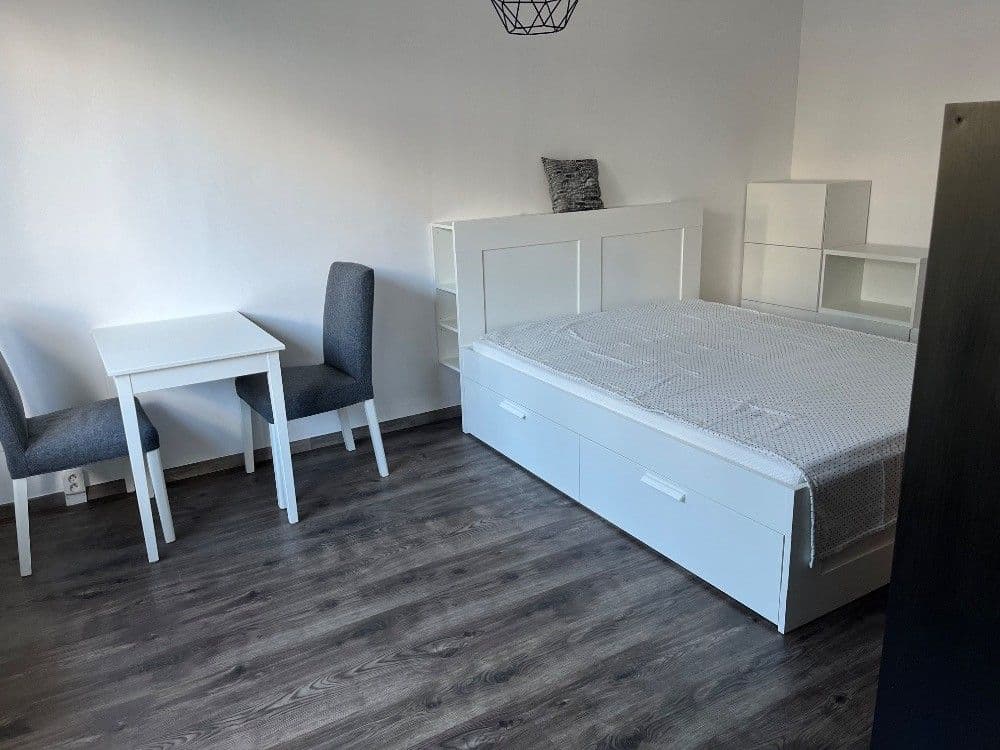 Prenájom bytu 1-izbový 29 m², Valentova, Praha, Praha Prenájom bytu 1-izbový 29 m², Valentova, Praha, Praha