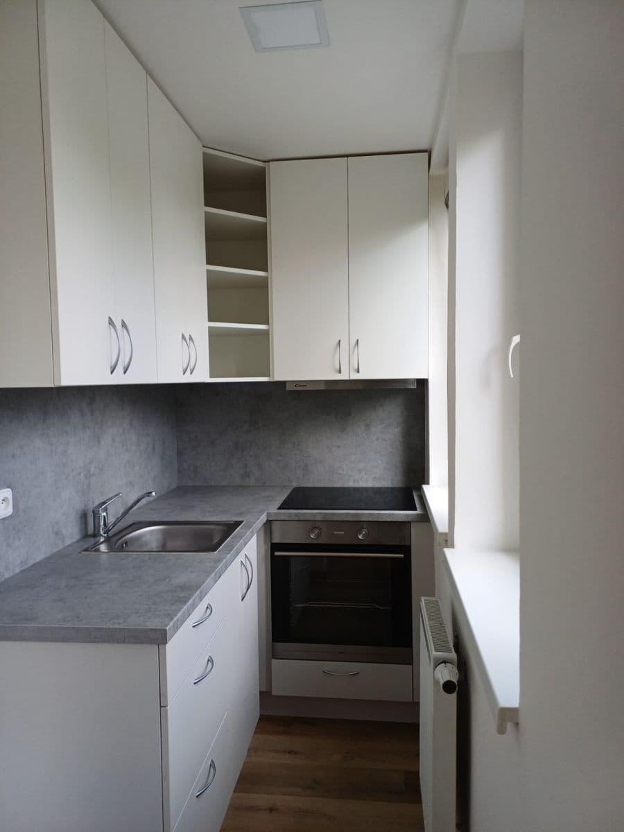 Prenájom bytu 2-izbový 41 m², Revoluční, Buštěhrad, Středočeský kraj Prenájom bytu 2-izbový 41 m², Revoluční, Buštěhrad, Středočeský kraj