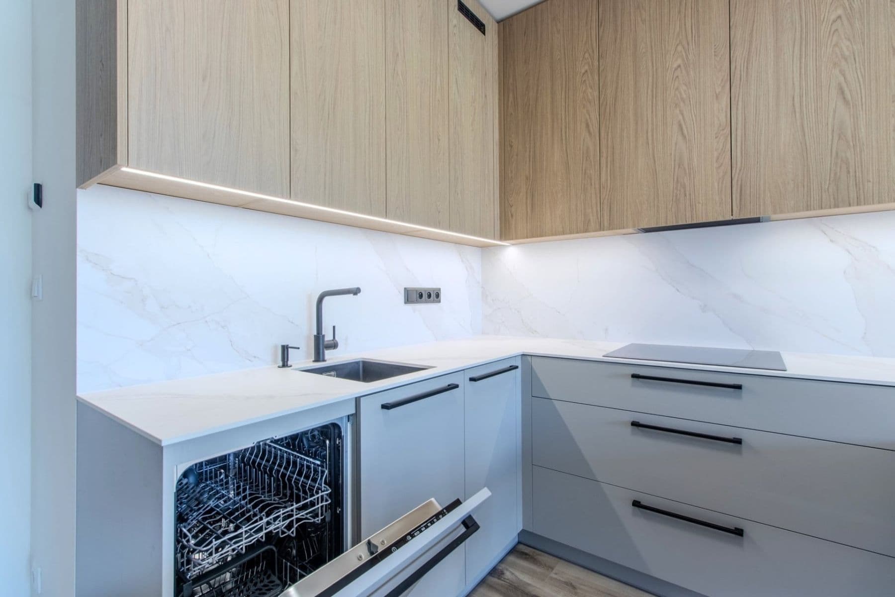 Prenájom bytu 1-izbový 35 m², Poděbradská, Praha, Praha Prenájom bytu 1-izbový 35 m², Poděbradská, Praha, Praha
