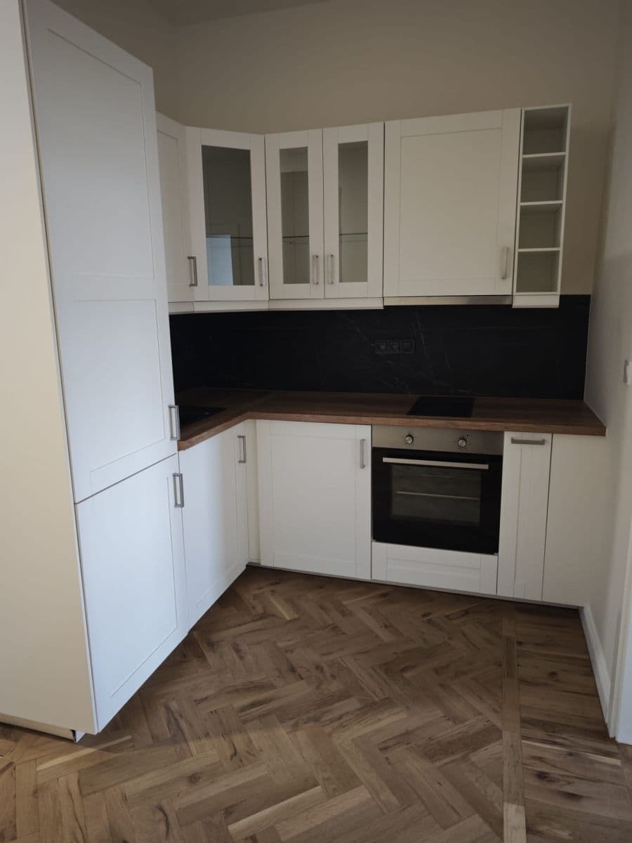 Prenájom bytu 1-izbový 46 m², Plzeňská, Praha, Praha Prenájom bytu 1-izbový 46 m², Plzeňská, Praha, Praha
