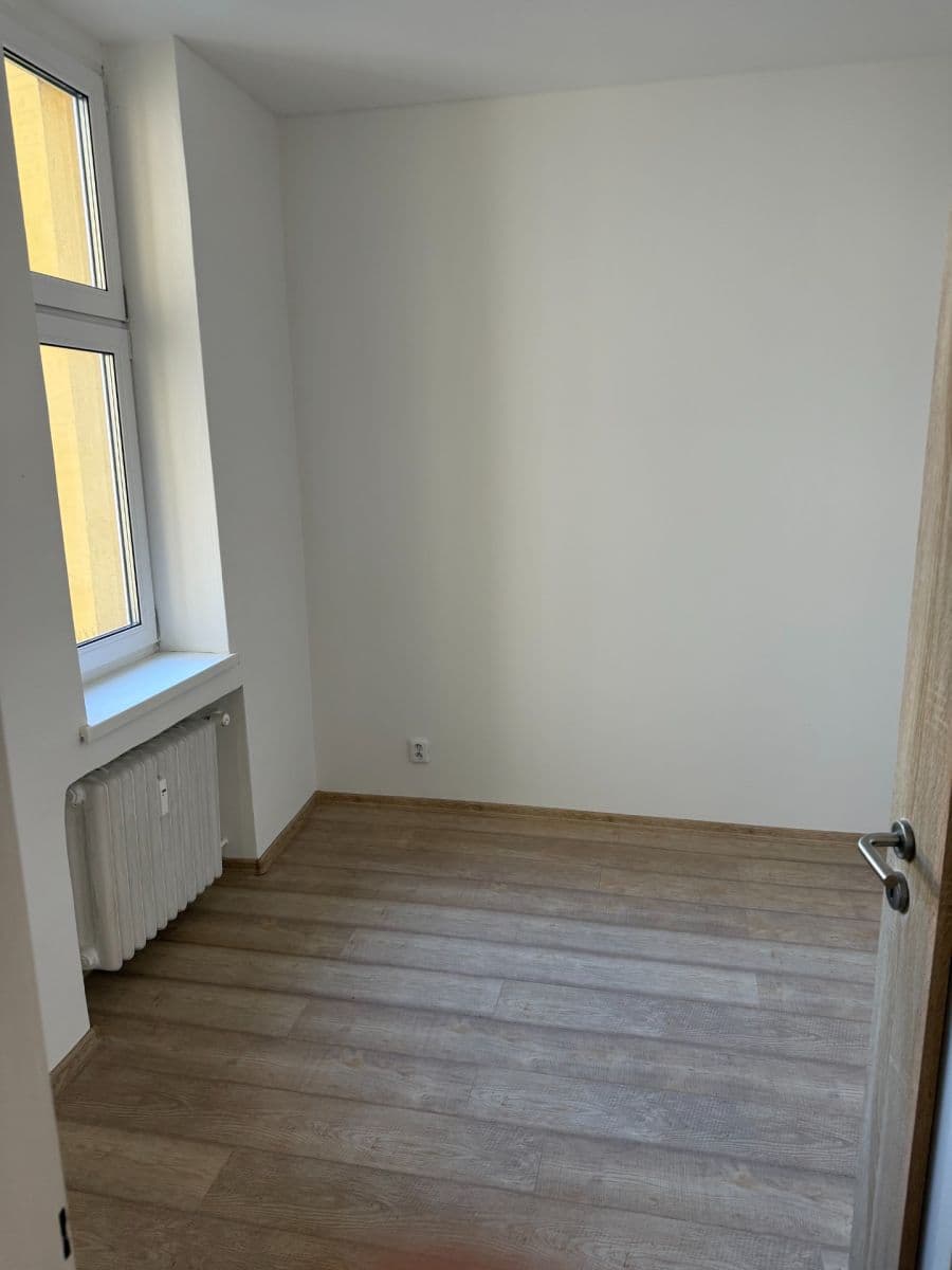 Prenájom bytu 3-izbový 90 m², Balcarova, Ostrava, Moravskoslezský kraj Prenájom bytu 3-izbový 90 m², Balcarova, Ostrava, Moravskoslezský kraj