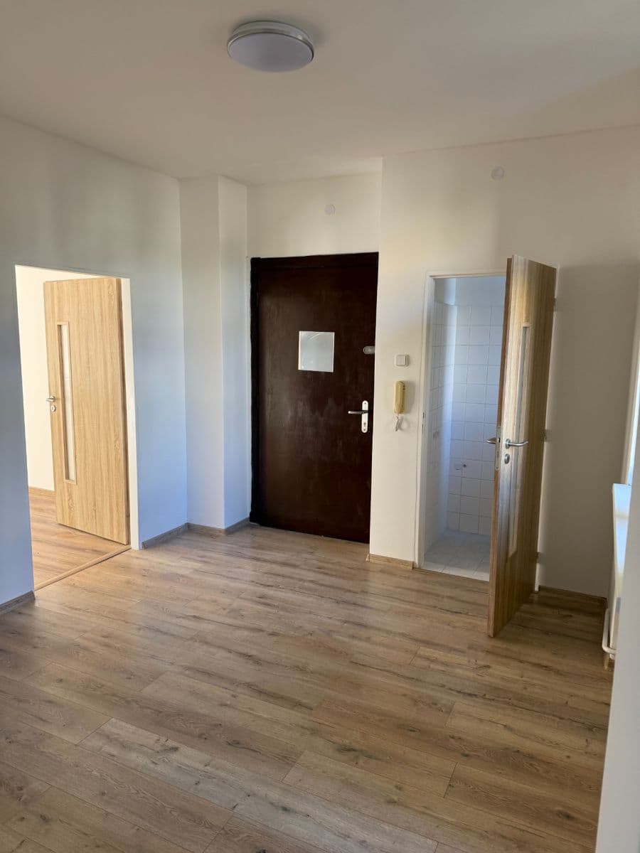 Prenájom bytu 3-izbový 90 m², Balcarova, Ostrava, Moravskoslezský kraj Prenájom bytu 3-izbový 90 m², Balcarova, Ostrava, Moravskoslezský kraj