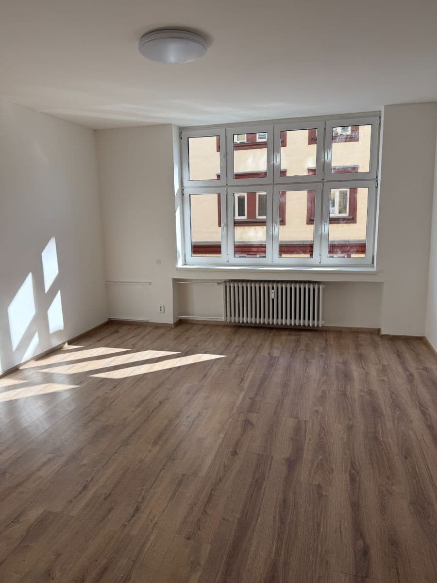 Prenájom bytu 3-izbový 90 m², Balcarova, Ostrava, Moravskoslezský kraj Prenájom bytu 3-izbový 90 m², Balcarova, Ostrava, Moravskoslezský kraj