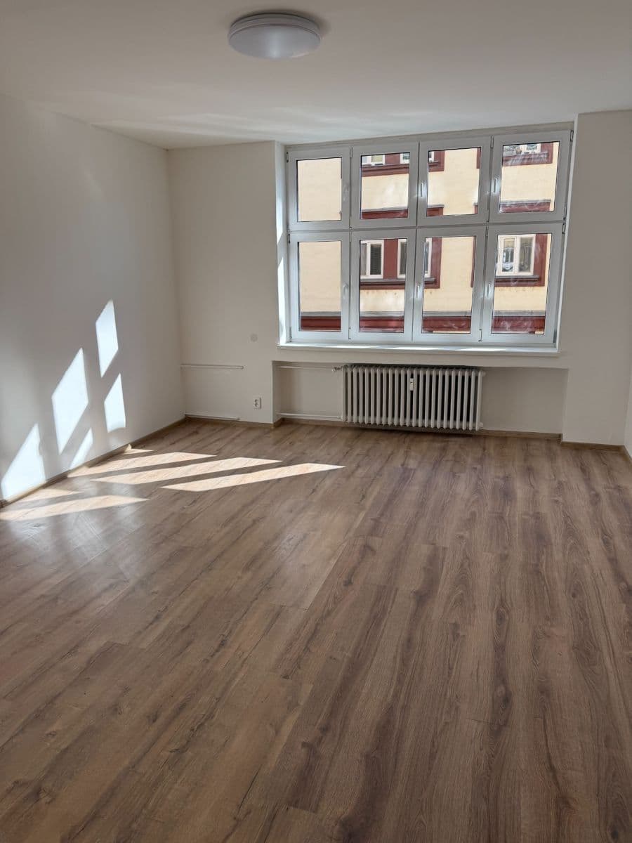 Prenájom bytu 3-izbový 90 m², Balcarova, Ostrava, Moravskoslezský kraj Prenájom bytu 3-izbový 90 m², Balcarova, Ostrava, Moravskoslezský kraj
