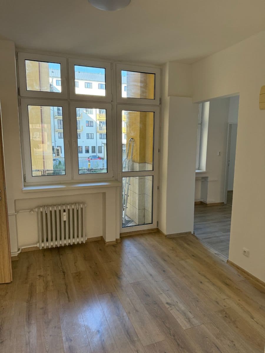 Prenájom bytu 3-izbový 90 m², Balcarova, Ostrava, Moravskoslezský kraj Prenájom bytu 3-izbový 90 m², Balcarova, Ostrava, Moravskoslezský kraj